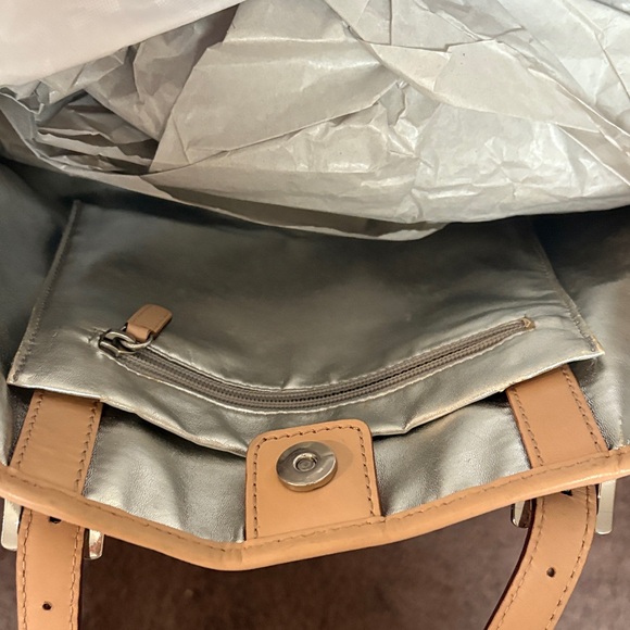 Michael Kors Silver monogram tote Bag - Picture 5 of 7